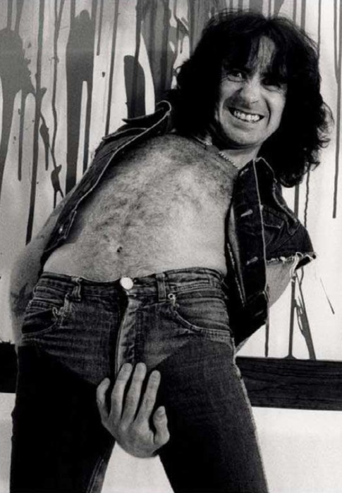 New Bon Scott Book Shot Down In Flames As Its Released - Noise11.com